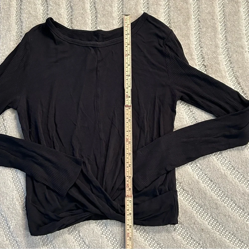 Alo Yoga Cover Long Sleeve Ribbed Twist Front Long Athletic Top - XS